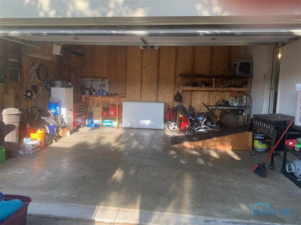 318 Rudolph Road North Baltimore, OH 45872 - Photo 17 of 20 garage
