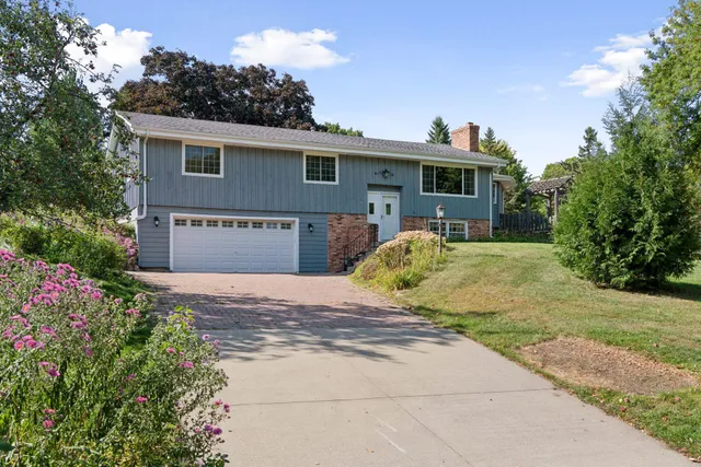 $585,000 | 6330 Cypress Drive, Chanhassen, MN 55331