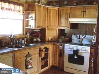 18 Lafayette Road Pennsville, NJ 08070 - Photo 3 of 12 Kitchen