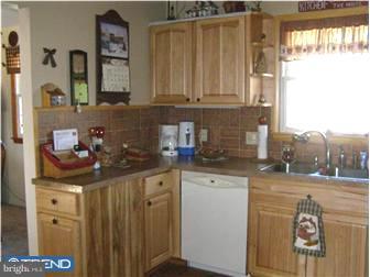 18 Lafayette Road Pennsville, NJ 08070 - Photo 4 of 12 Kitchen