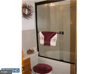 18 Lafayette Road Pennsville, NJ 08070 - Photo 7 of 12 Bathroom