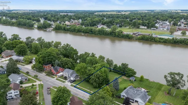 $110,000 | 222 West Maumee Avenue, Napoleon, OH 43545