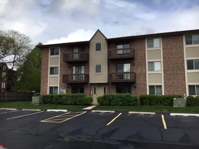 $1,695 | 1495 Georgia Court, Unit 105, Naperville, IL 60540