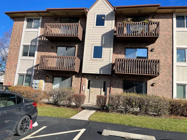 $1,695 | 1495 Georgia Court, Unit 105, Naperville, IL 60540
