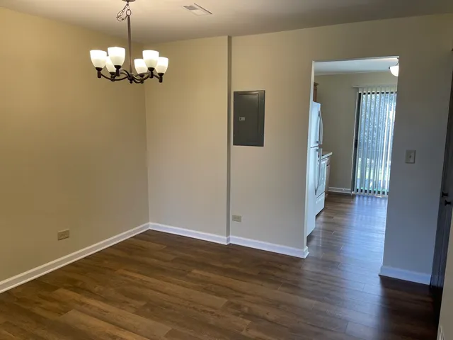 $1,695 | 1495 Georgia Court, Unit 105, Naperville, IL 60540