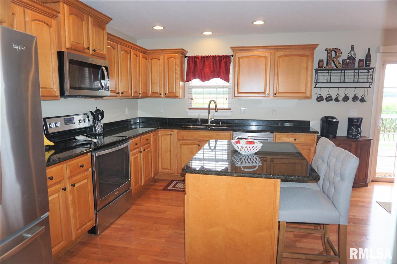 1409 Santa Fe Road Washington, IL 61571 - Photo 3 of 24 Gallery Image 3