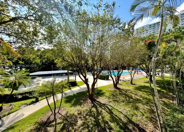 $2,250 | 2851 Northeast 183rd Street, Unit 907E, Aventura, FL 33160