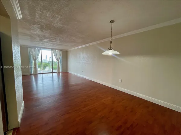 $2,250 | 2851 Northeast 183rd Street, Unit 907E, Aventura, FL 33160