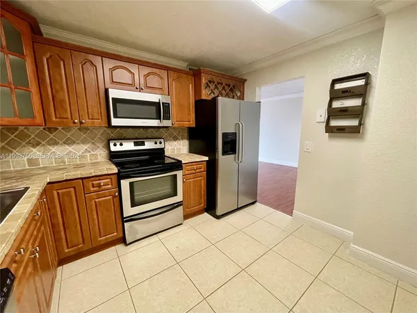 $2,250 | 2851 Northeast 183rd Street, Unit 907E, Aventura, FL 33160