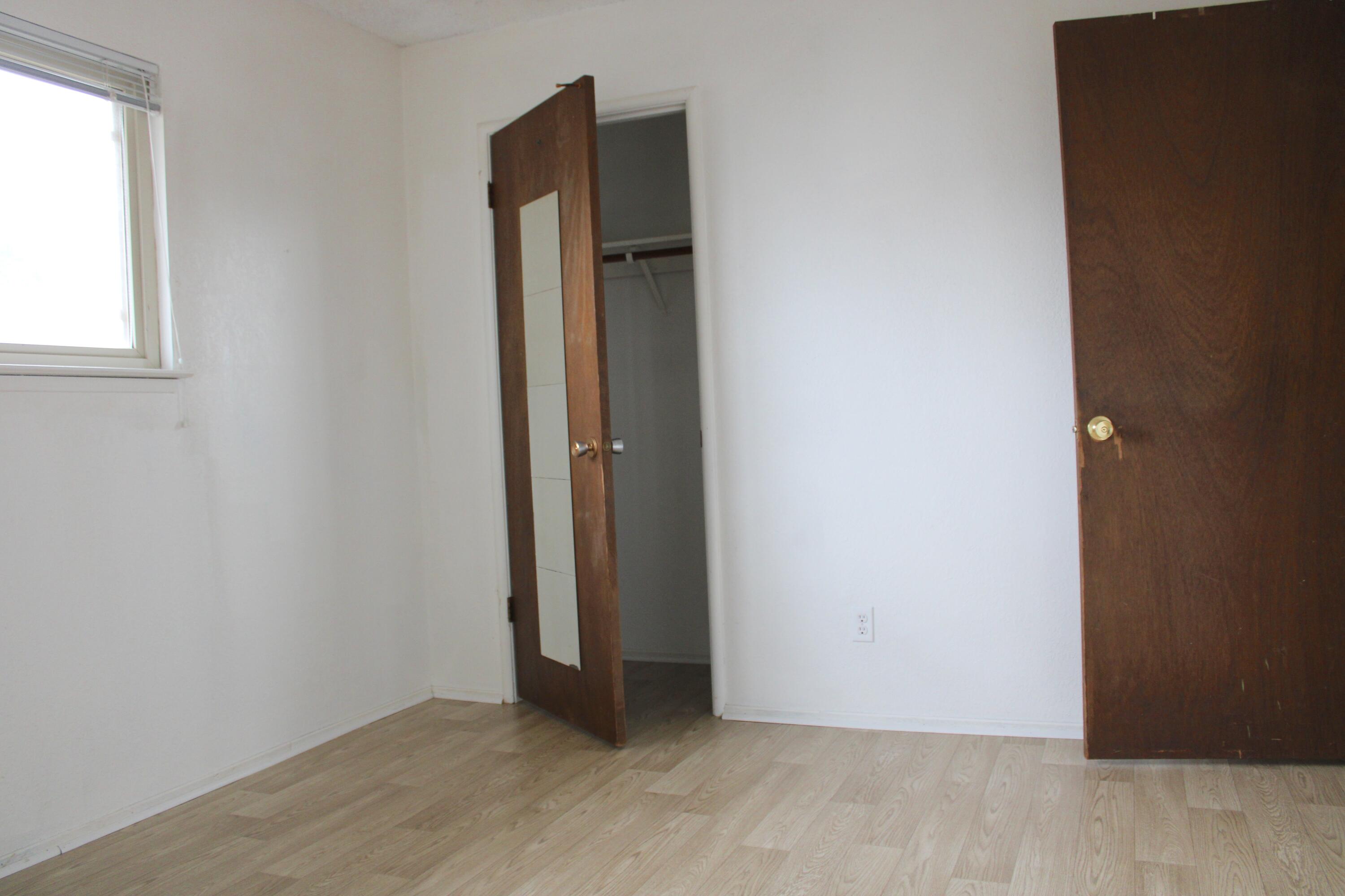 517 South R Street Tulare, CA 93274 - Photo 13 of 21 an empty room with closet