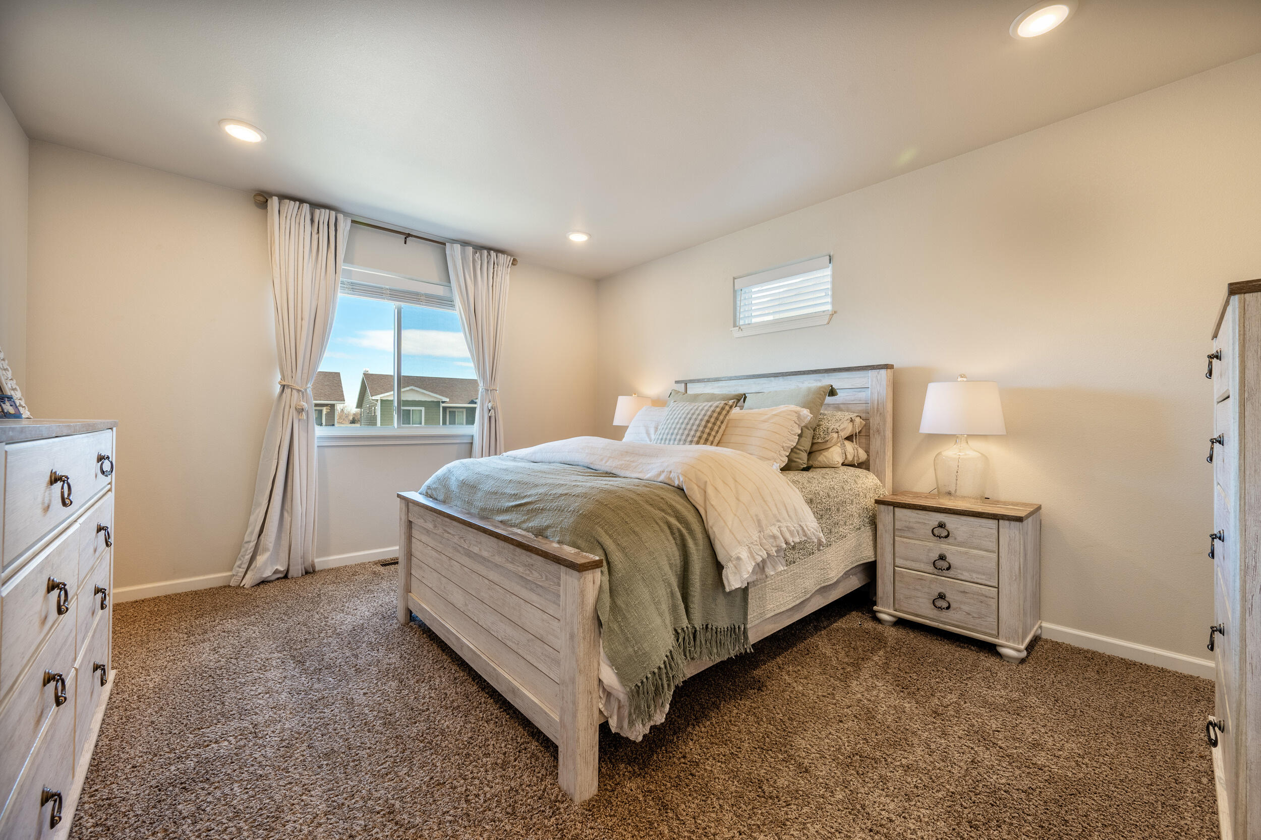 104 Trails W Circle Ranchester, WY 82839 - Photo 12 of 24 12 - Primary Bedroom