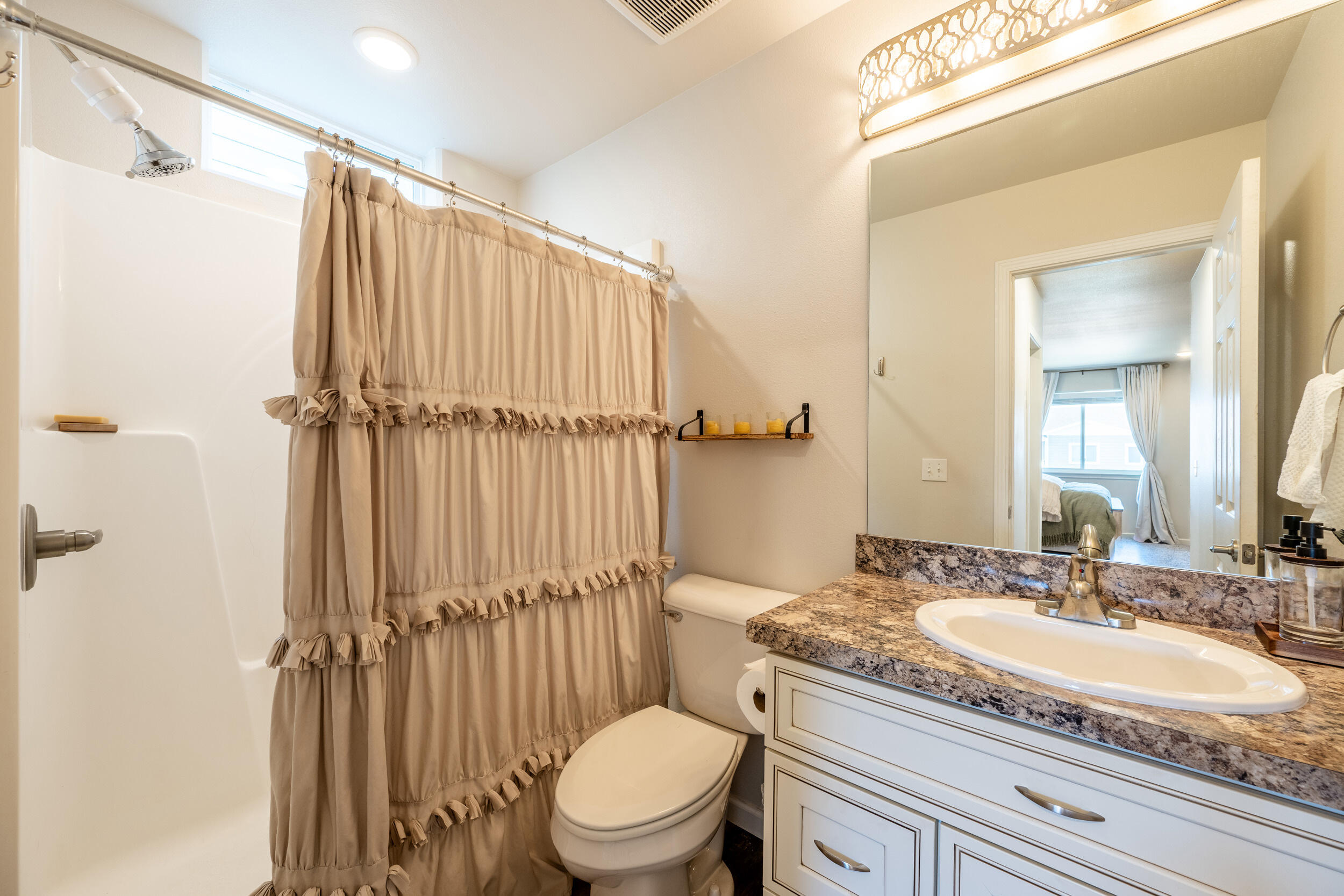 104 Trails W Circle Ranchester, WY 82839 - Photo 15 of 24 15 - Ensuite