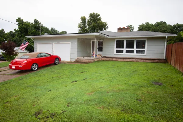 $215,000 | 604 Norman Street, Ava, MO 65608