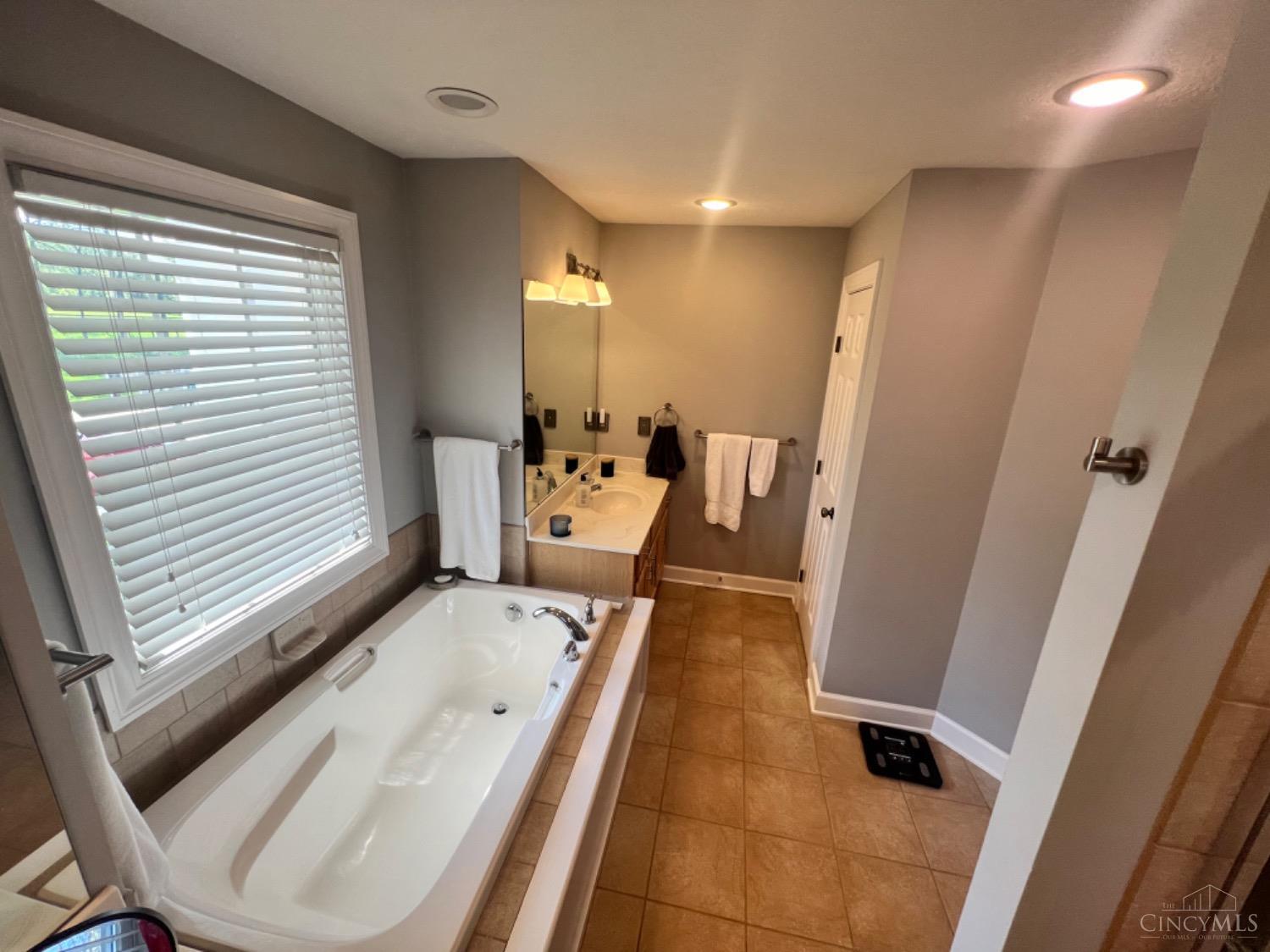335 Apple Road Amelia, OH 45102 - Photo 28 of 79 Gallery Image 28