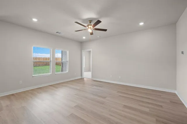 $1,700 | 256 Little Grn Trail, Jarrell, TX 76537