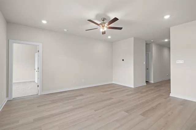 $1,700 | 256 Little Grn Trail, Jarrell, TX 76537