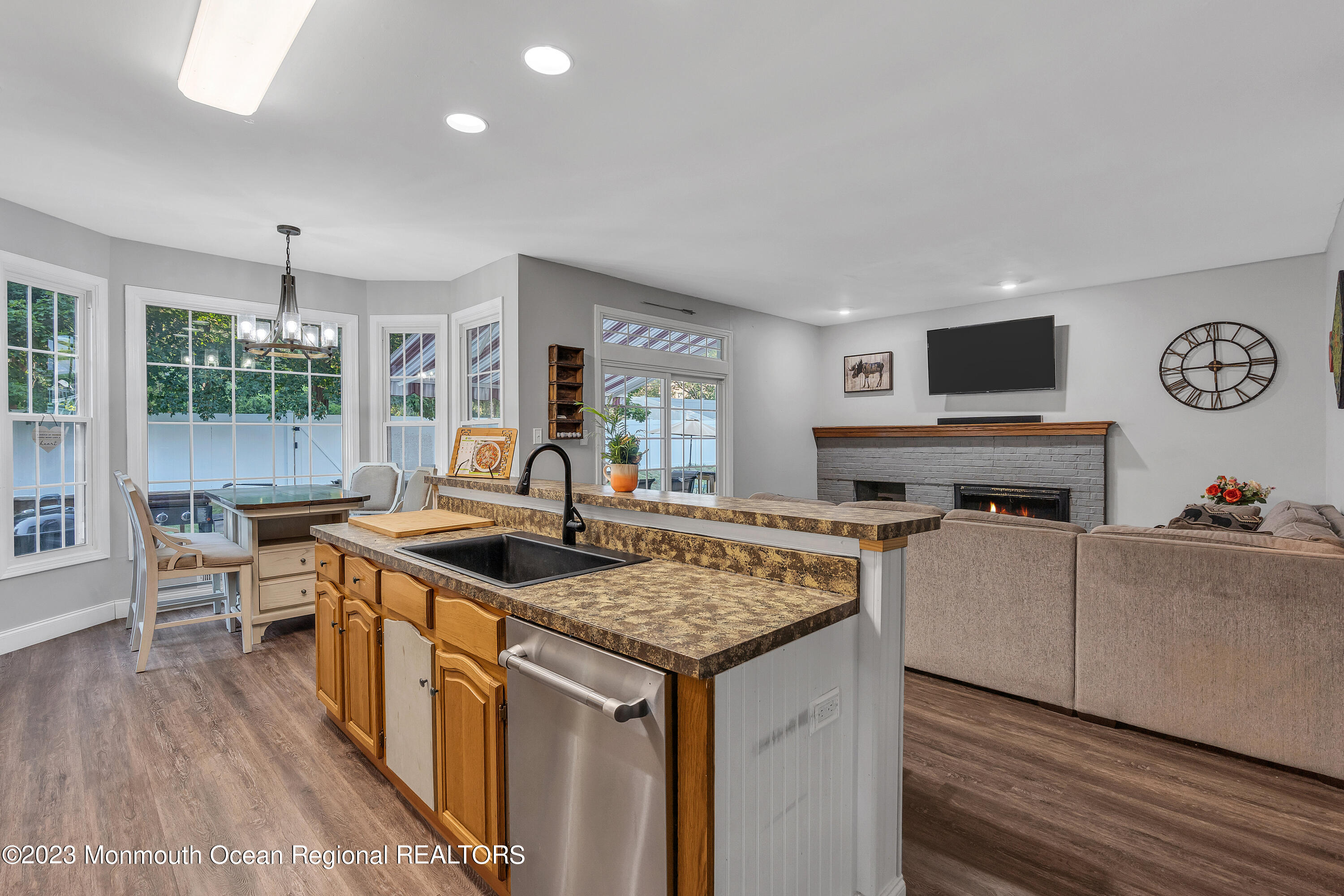 29 Royal Road Freehold, NJ 07728 - Photo 16 of 61 023_dsc03093-1rw