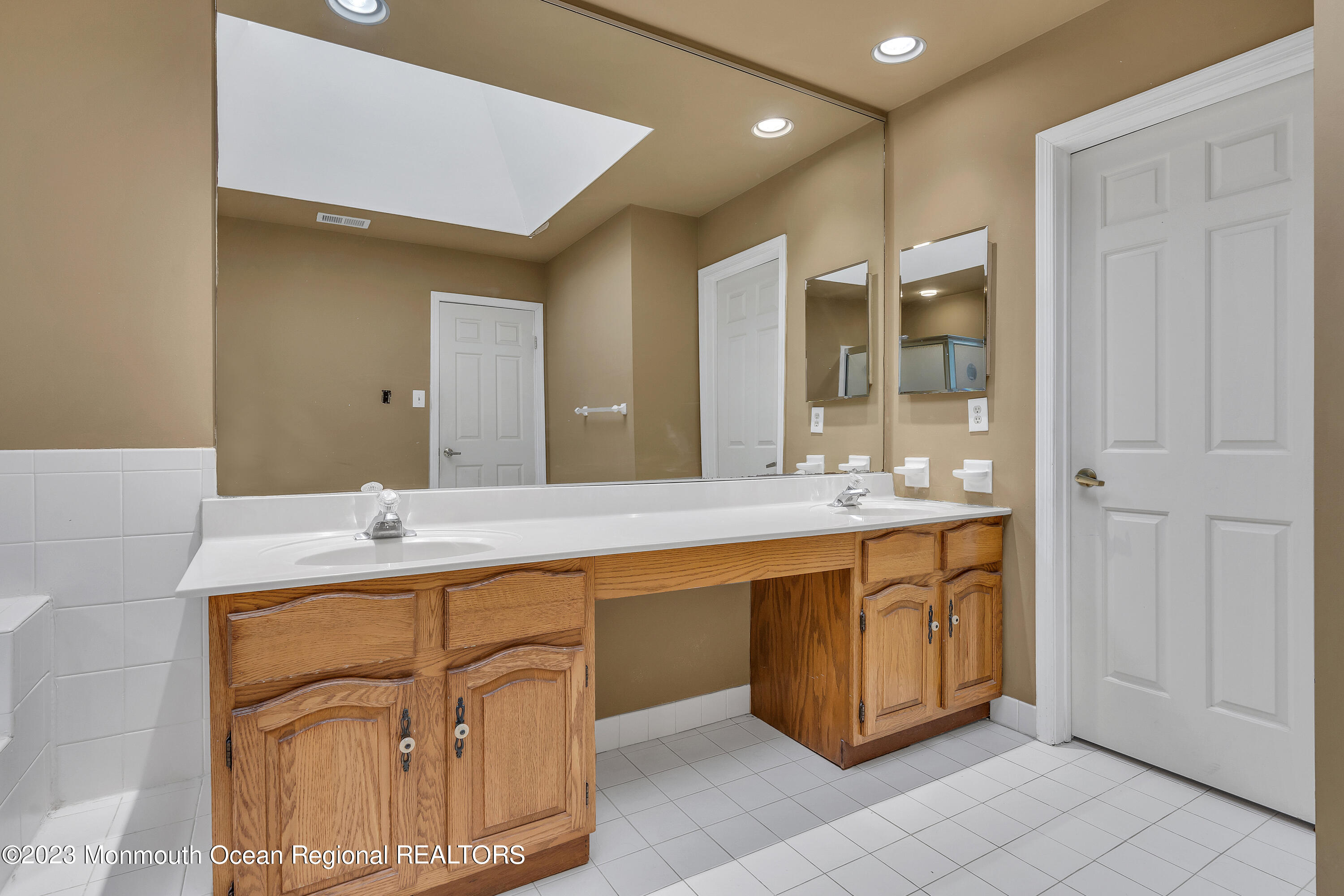 29 Royal Road Freehold, NJ 07728 - Photo 30 of 61 036_dsc02958rw