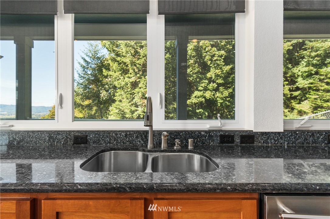 81 Maple Ridge Road Cathlamet, WA 98612 - Photo 8 of 40 Gallery Image 8
