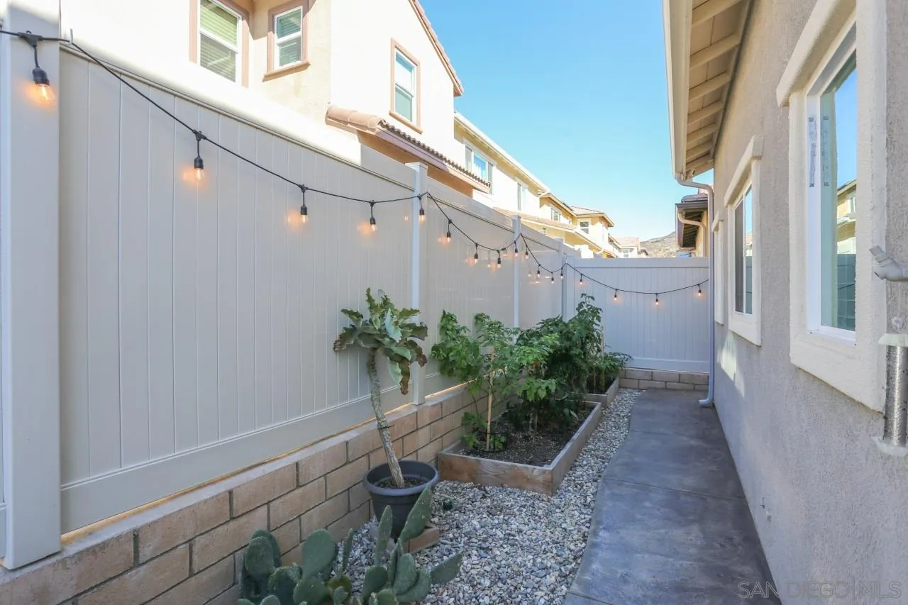 204 Oberlander Way Fallbrook, CA 92028 - Photo 4 of 63 Gallery Image 4