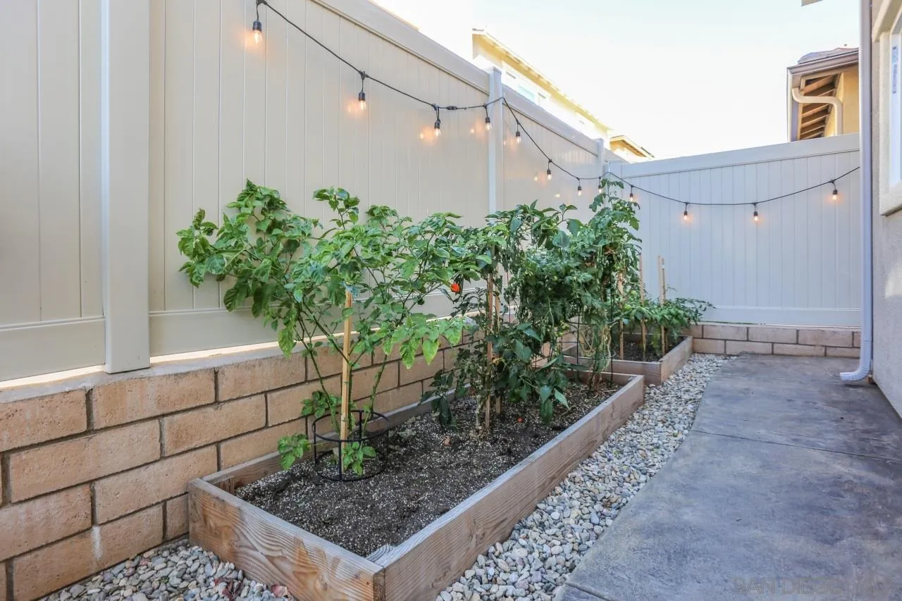 204 Oberlander Way Fallbrook, CA 92028 - Photo 5 of 63 Gallery Image 5