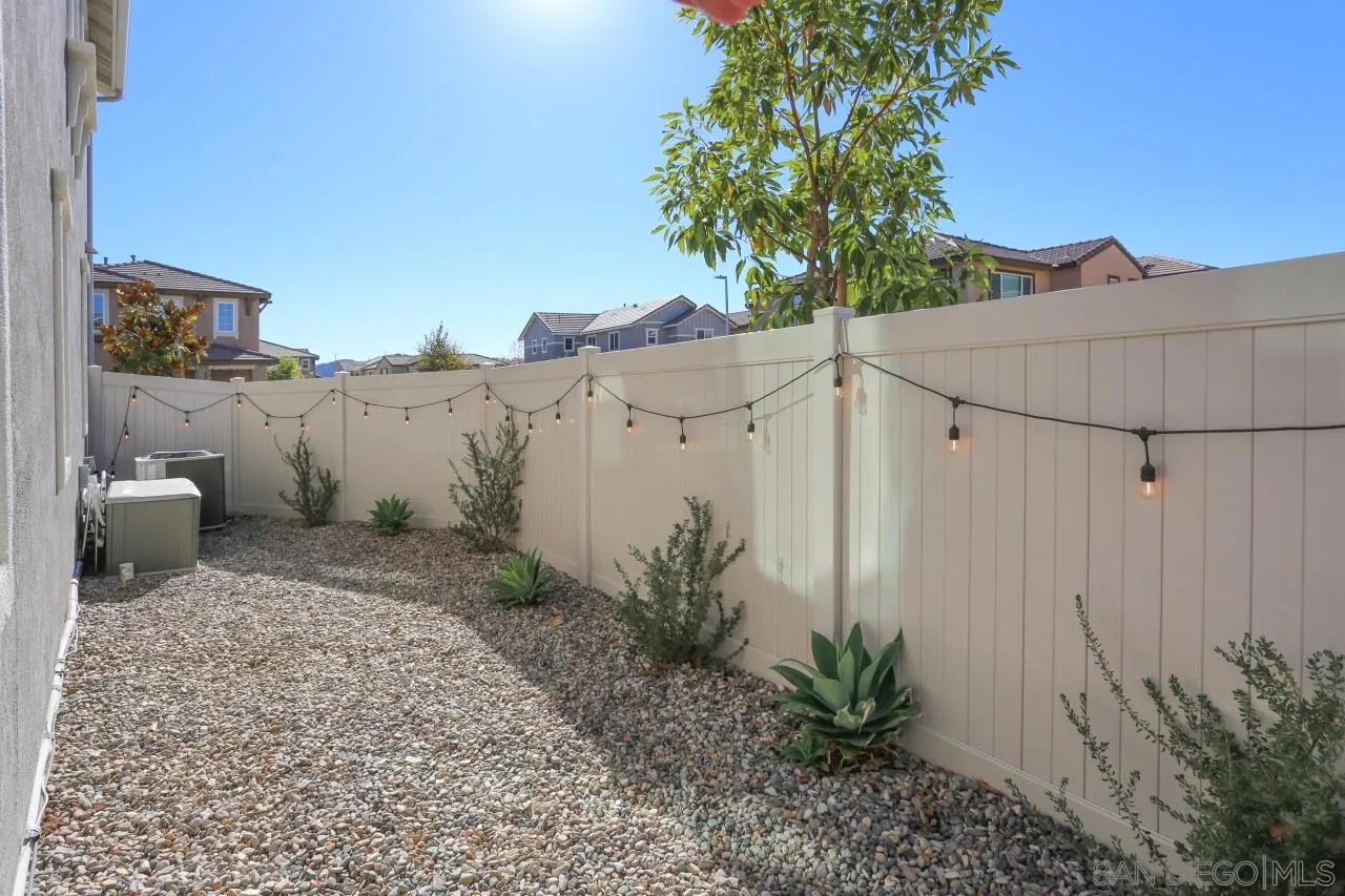 204 Oberlander Way Fallbrook, CA 92028 - Photo 9 of 63 Gallery Image 9
