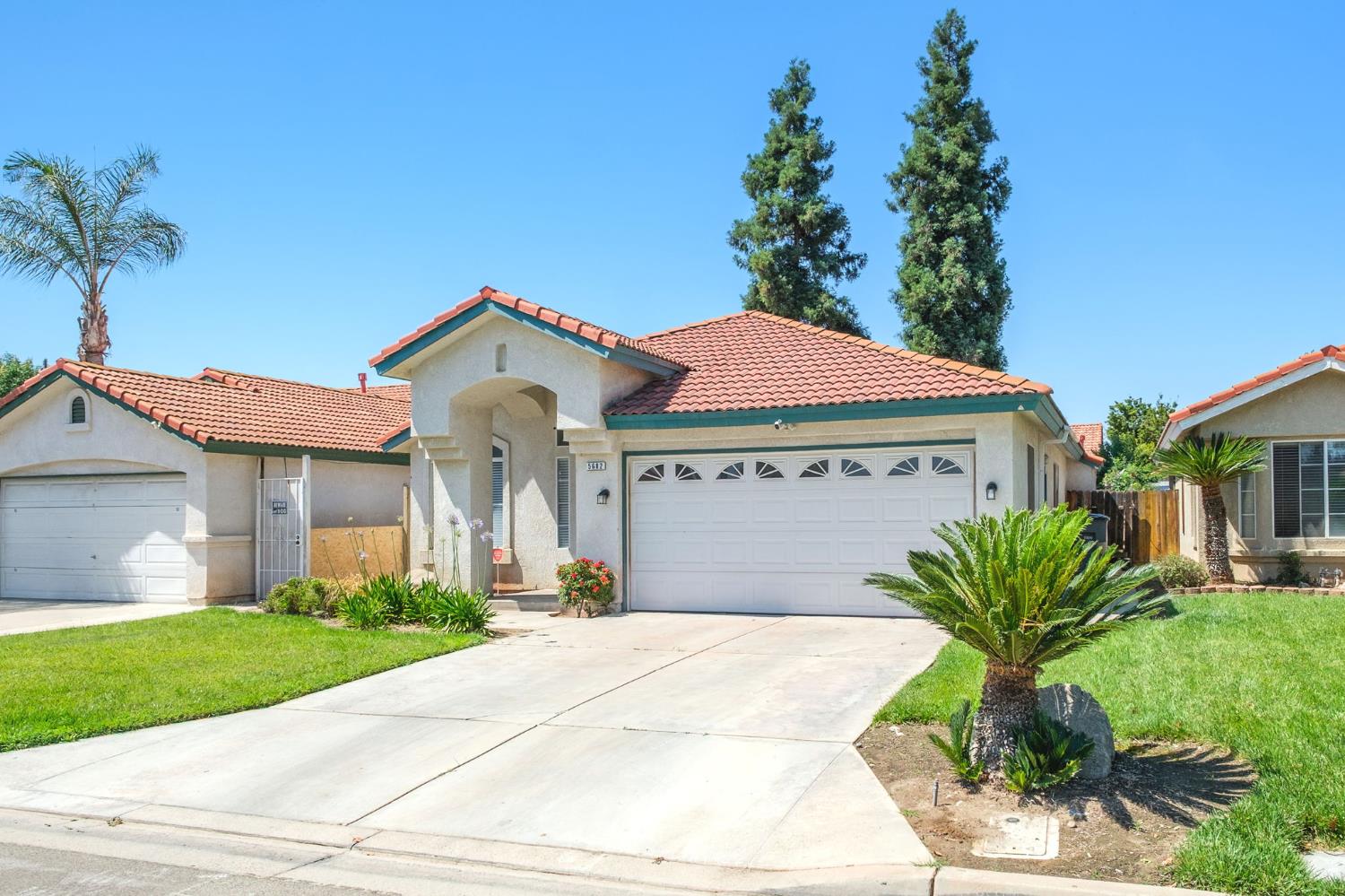 5682 West Sample Avenue Fresno, CA 93722 - Photo 2 of 25
