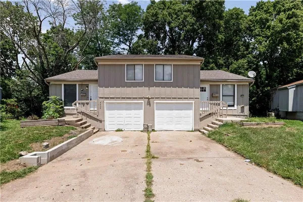 $350,000 | 8456-8458 Lane Drive, Kansas City, MO 64138
