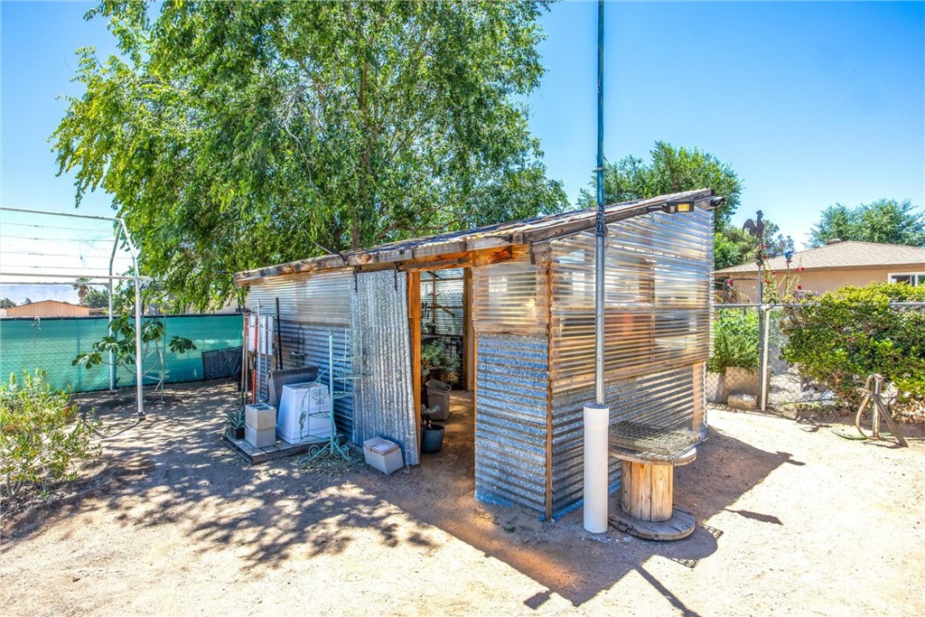 15212 El Centro Road Hesperia, CA 92345 - Photo 52 of 75 Greenhouse