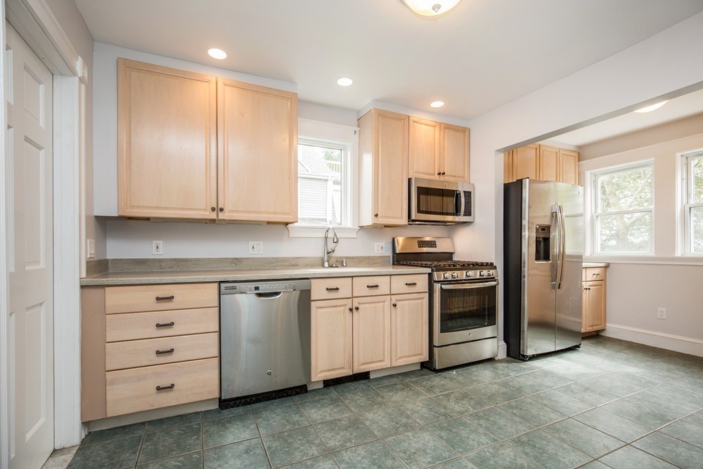 19 Arborough Road Boston, MA 02131 - Photo 9 of 30