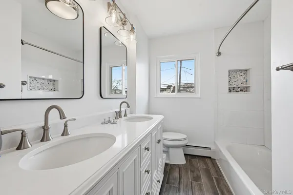 $1,099,000 | 341 Green Court, Oceanside, NY 11572
