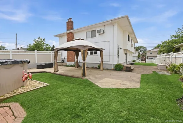 $1,099,000 | 341 Green Court, Oceanside, NY 11572
