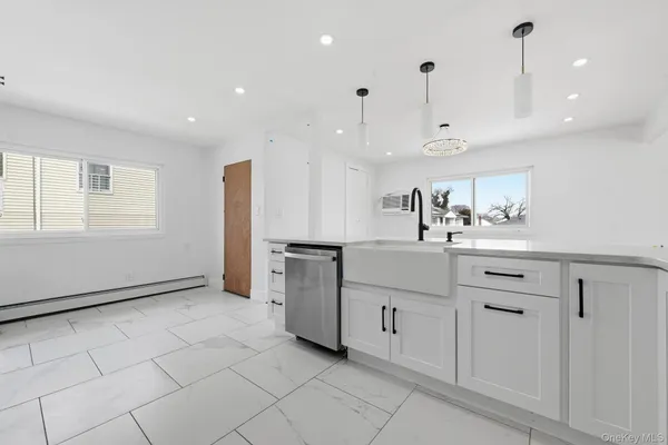 $1,099,000 | 341 Green Court, Oceanside, NY 11572
