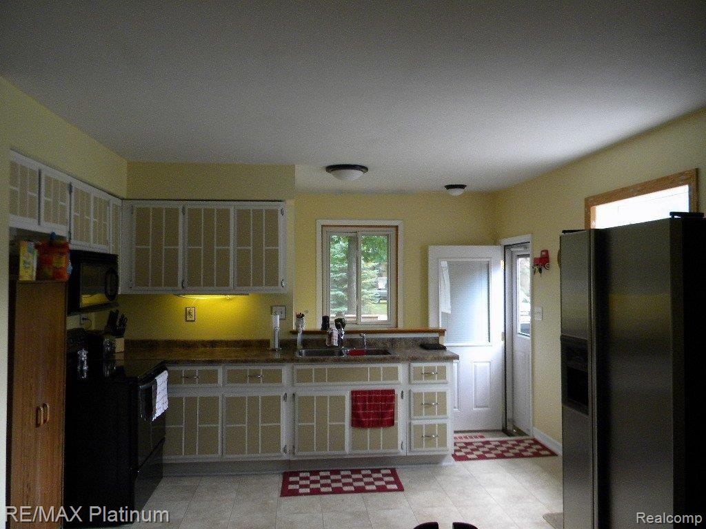 Spacious Kitchen