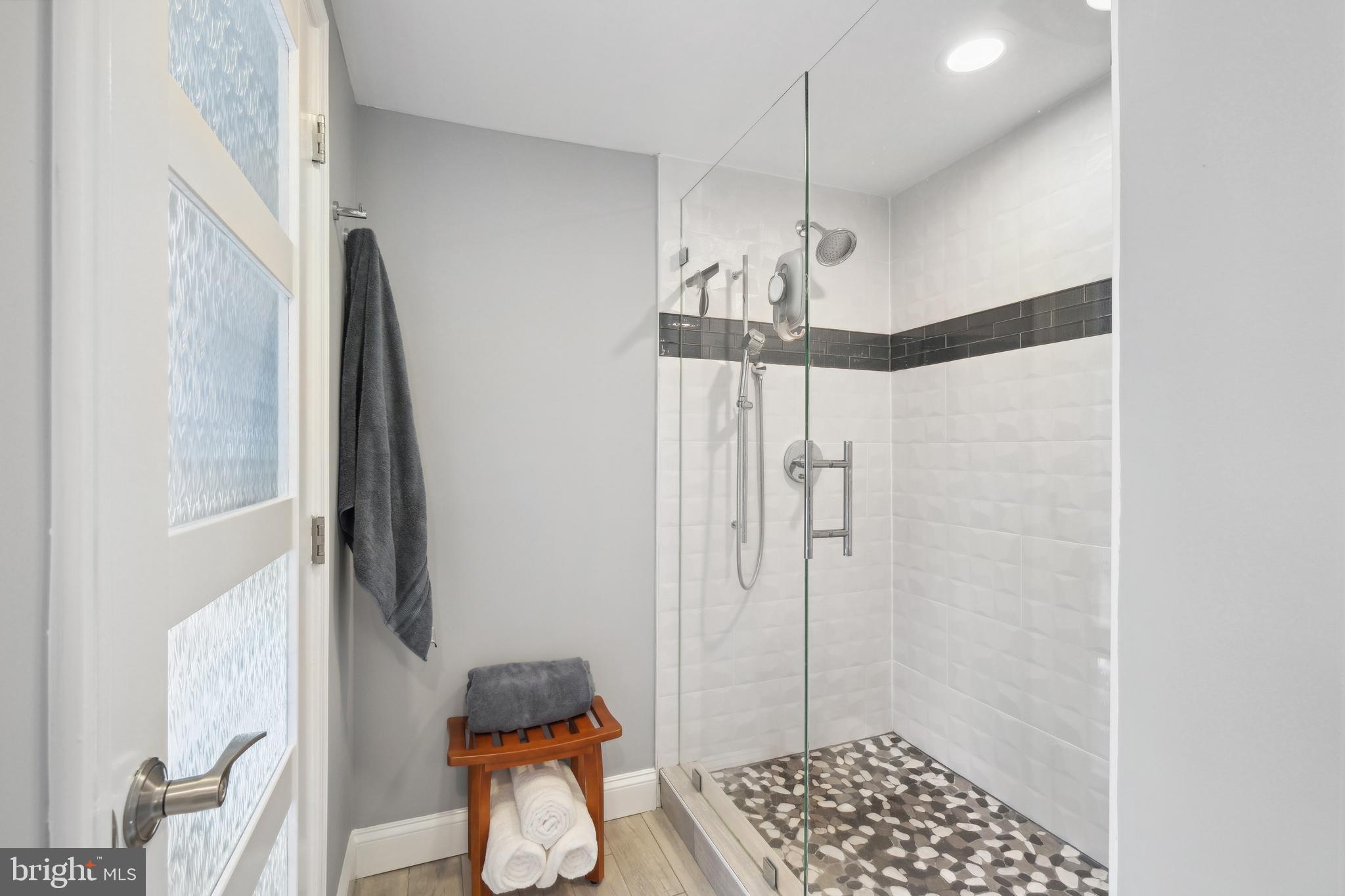 9408 Wooden Bridge Road Potomac, MD 20854 - Photo 12 of 13 Primary Bathroom