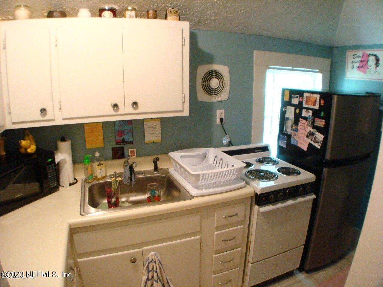 3114 Riverside Avenue Jacksonville, FL 32205 - Photo 12 of 17 garage apt kitchen