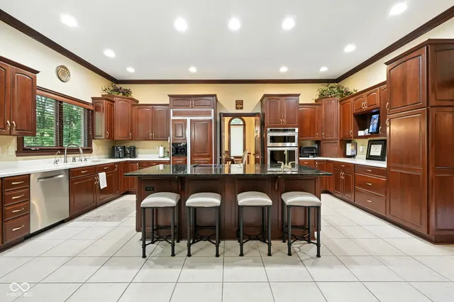 $875,000 | 5300 West Autumn Springs Court, Muncie, IN 47304