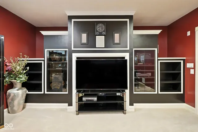 $875,000 | 5300 West Autumn Springs Court, Muncie, IN 47304