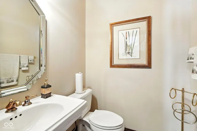 $875,000 | 5300 West Autumn Springs Court, Muncie, IN 47304