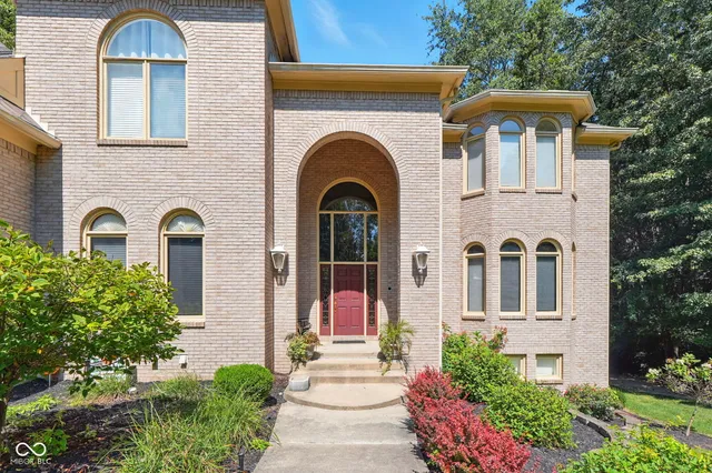 $875,000 | 5300 West Autumn Springs Court, Muncie, IN 47304