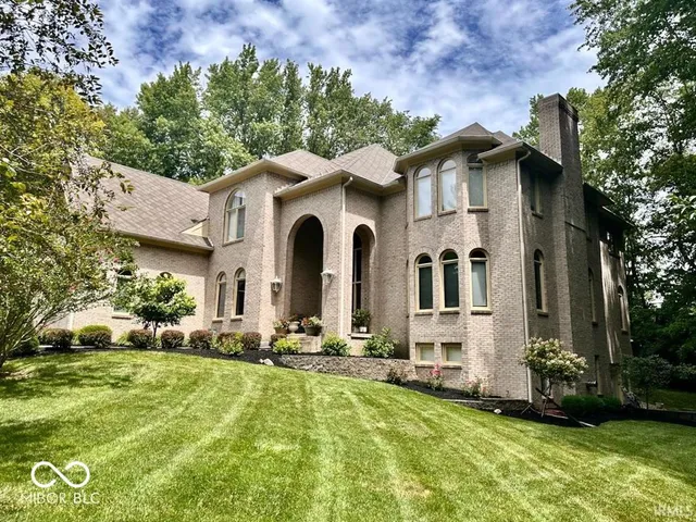 $875,000 | 5300 West Autumn Springs Court, Muncie, IN 47304