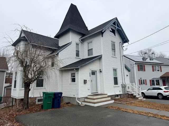 $3,000 | 341 Linwood Avenue, Unit 2, Newton, MA 02460
