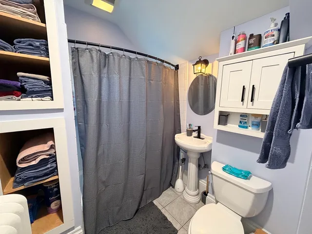 $3,000 | 341 Linwood Avenue, Unit 2, Newton, MA 02460