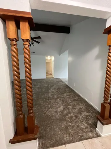 a view of empty room with window