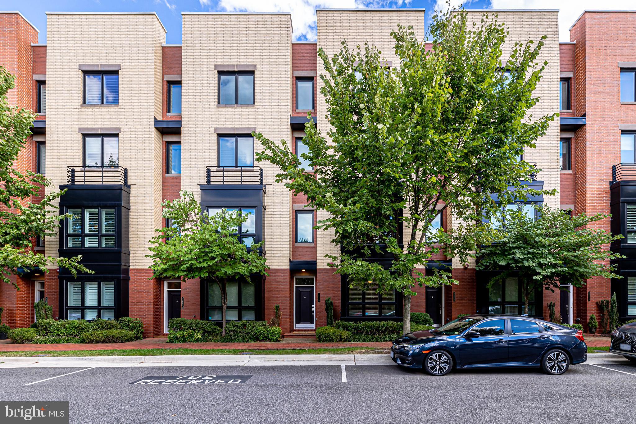 1219 Van Valkenburgh Lane, Alexandria, VA 22301 Compass