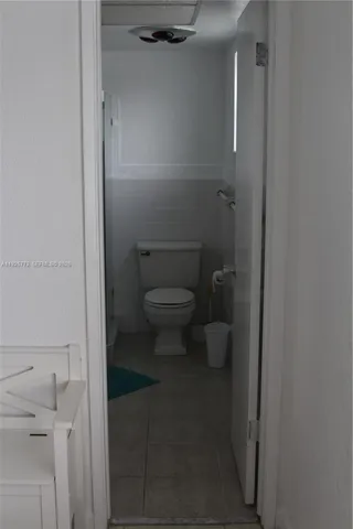 a bathroom with a toilet