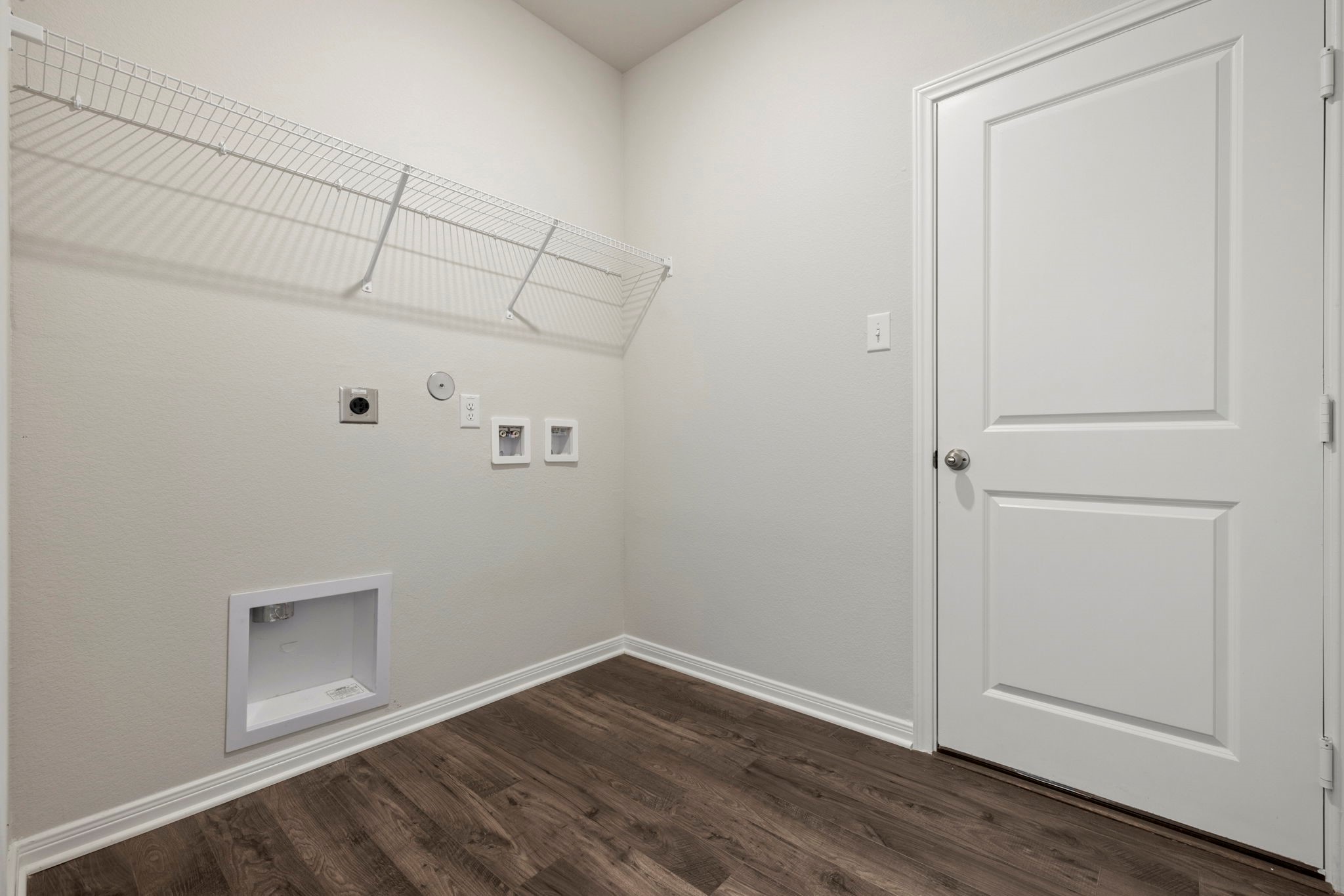 7506 Tipton Meadow Way Richmond, TX 77469 - Photo 14 of 21 a view of a room with wooden floor