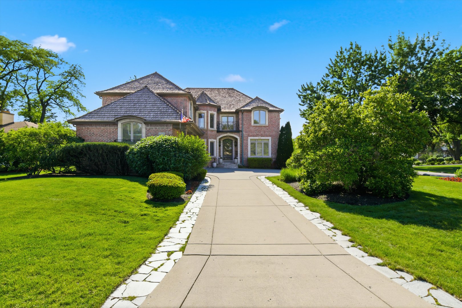 809 Edgemont Lane Park Ridge, IL 60068 - Photo 2 of 59