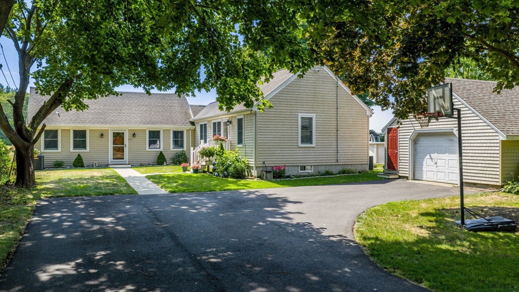 34 River Road Mattapoisett, MA 02739 - Photo 1 of 29 Gallery Image 1