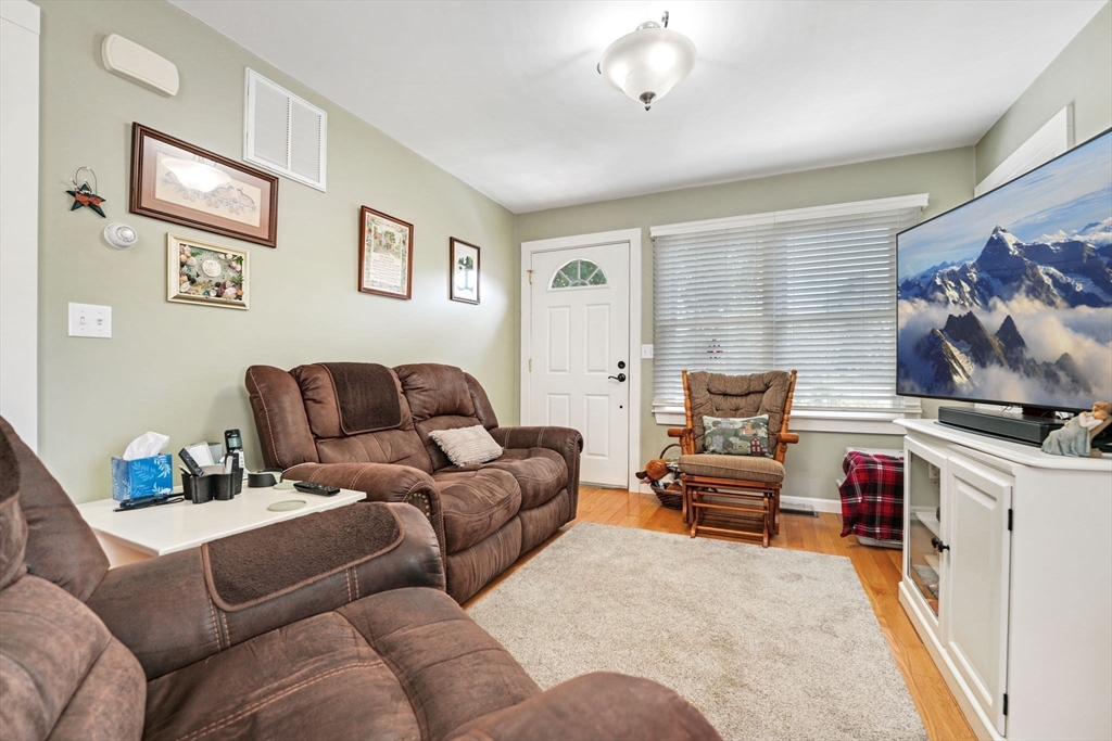 34 River Road Mattapoisett, MA 02739 - Photo 17 of 29 Gallery Image 17